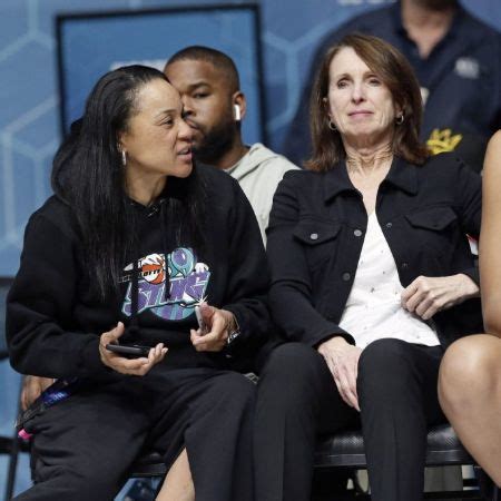 Dawn staley married. Things To Know About Dawn staley married. 
